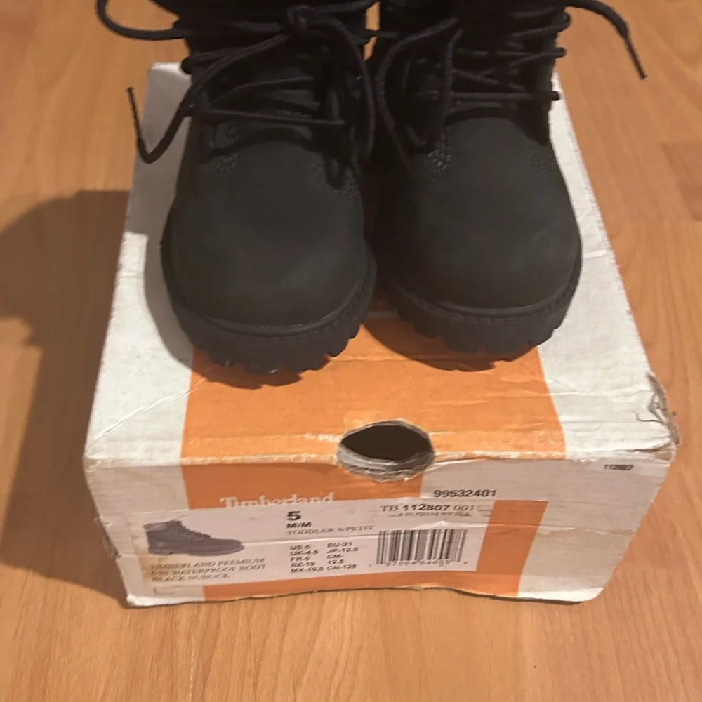 LIKENEW Timberland Premium Waterproof Black Nubuck Toddler Outdoor Boots Size 5